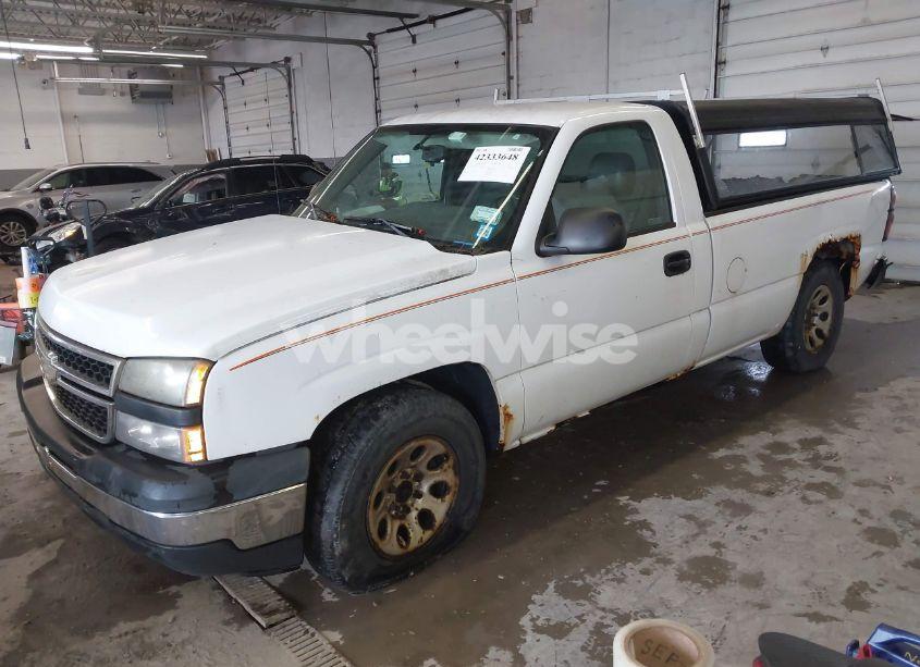Photo 2 of 2006 Chevrolet Silverado 1500 WORK TRUCK (VIN 1GCEC14V16E217979)