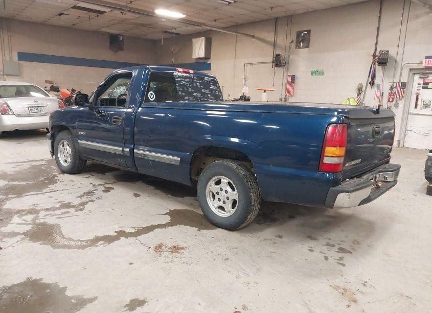 Photo 3 of 1999 Chevrolet Silverado 1500 LS (VIN 1GCEC14V1XE168526)