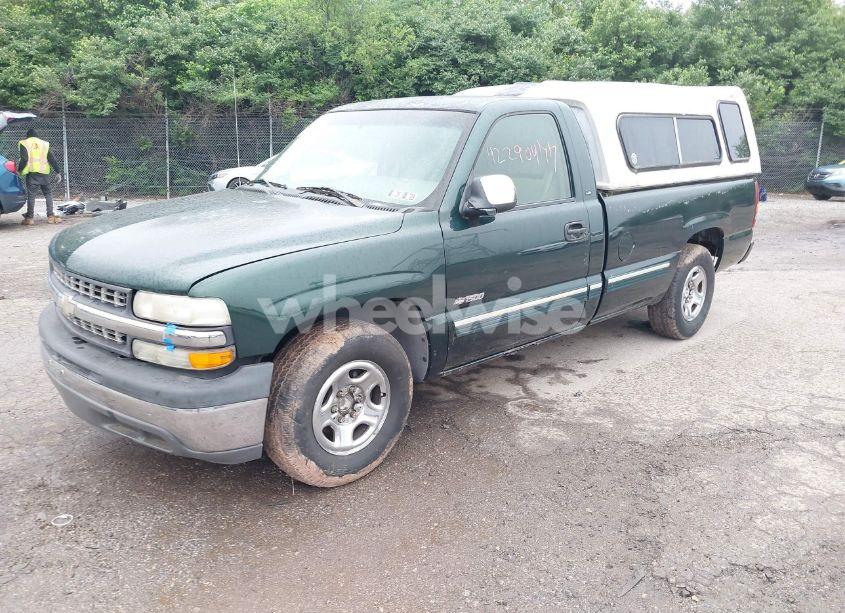 Photo 2 of 2002 Chevrolet Silverado 1500 LS (VIN 1GCEC14V22Z254803)