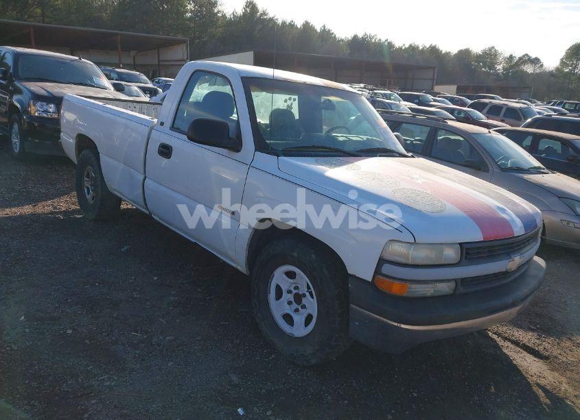2000 Chevrolet Silverado 1500 (VIN 1GCEC14V3YE295652) main photo
