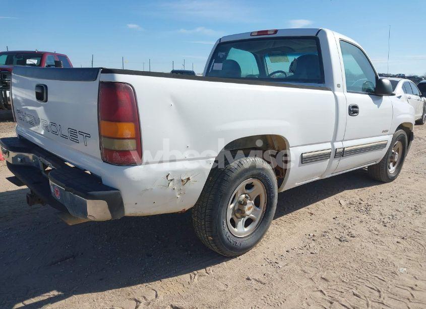 Photo 4 of 2000 Chevrolet Silverado 1500 (VIN 1GCEC14V3YZ352005)