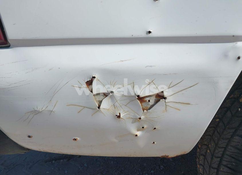 Photo 6 of 2000 Chevrolet Silverado 1500 (VIN 1GCEC14V3YZ352005)