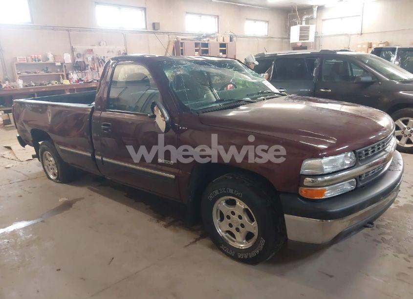 2002 Chevrolet Silverado 1500 LS (VIN 1GCEC14V42Z333891) main photo