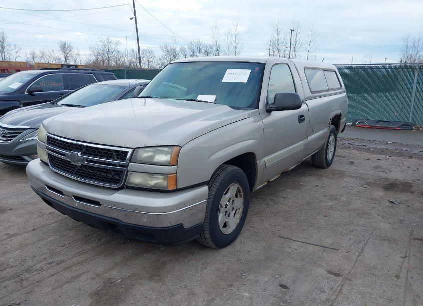 Photo 2 of 2006 Chevrolet Silverado 1500 LT1 (VIN 1GCEC14V56E100714)
