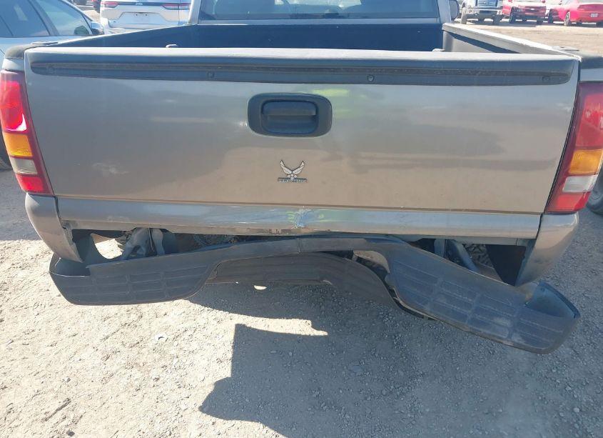 Photo 6 of 2001 Chevrolet Silverado 1500 LS (VIN 1GCEC14V61Z207899)