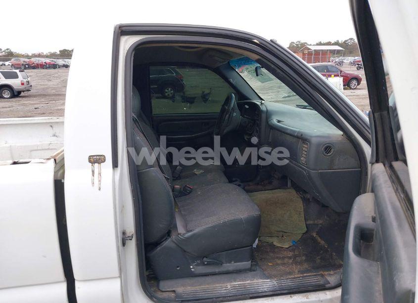 Photo 5 of 2001 Chevrolet Silverado 1500 (VIN 1GCEC14V71Z328781)