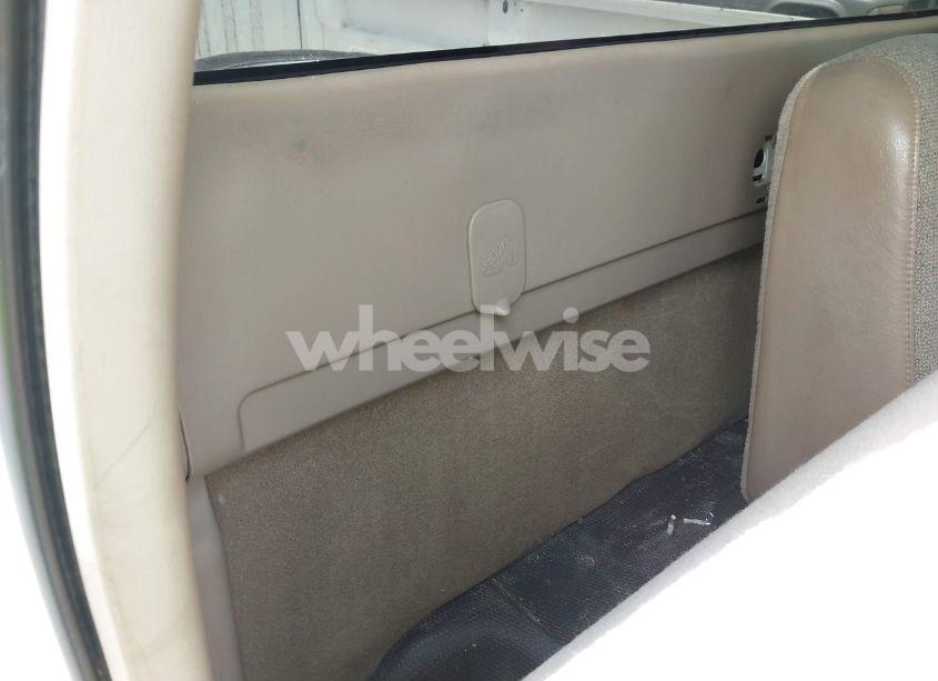 Photo 8 of 2005 Chevrolet Silverado 1500 (VIN 1GCEC14V75Z282858)