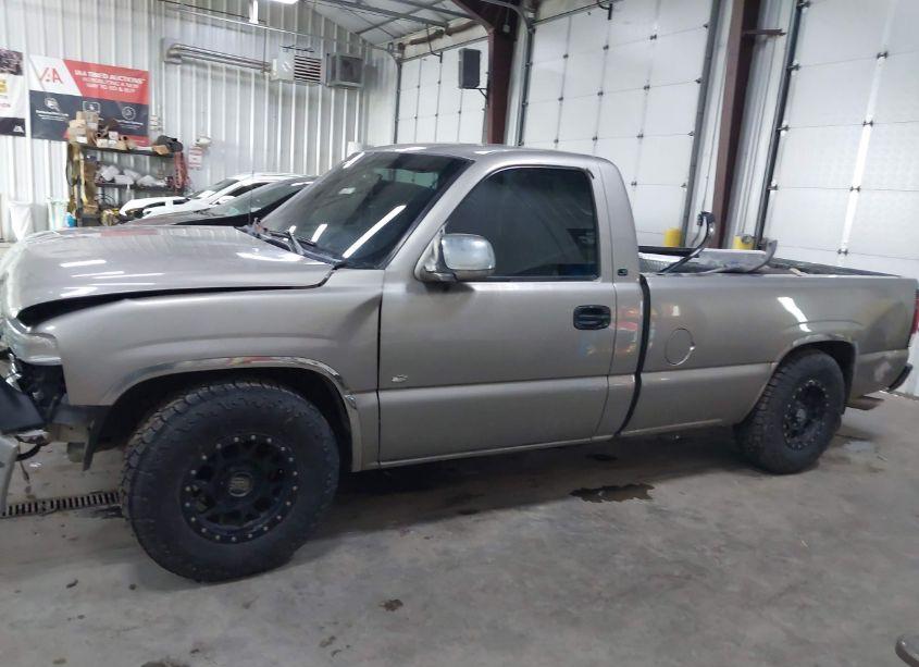 Photo 13 of 2001 Chevrolet Silverado 1500 LS (VIN 1GCEC14V81Z226437)