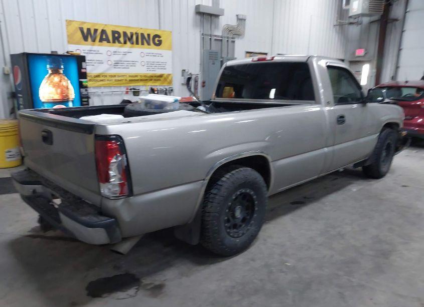 Photo 4 of 2001 Chevrolet Silverado 1500 LS (VIN 1GCEC14V81Z226437)