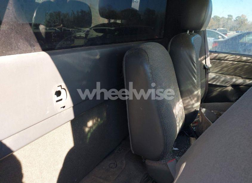 Photo 8 of 2005 Chevrolet Silverado 1500 (VIN 1GCEC14V85Z172868)