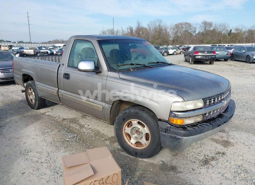 2000 Chevrolet Silverado 1500 LS (VIN 1GCEC14V8YE329195) main photo