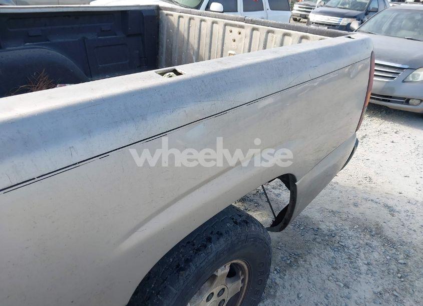 Photo 6 of 2000 Chevrolet Silverado 1500 LS (VIN 1GCEC14V8YE329195)