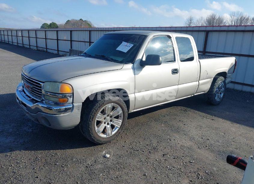 Photo 2 of 2000 Chevrolet Silverado 1500 LS (VIN 1GCEC14V8YZ369429)