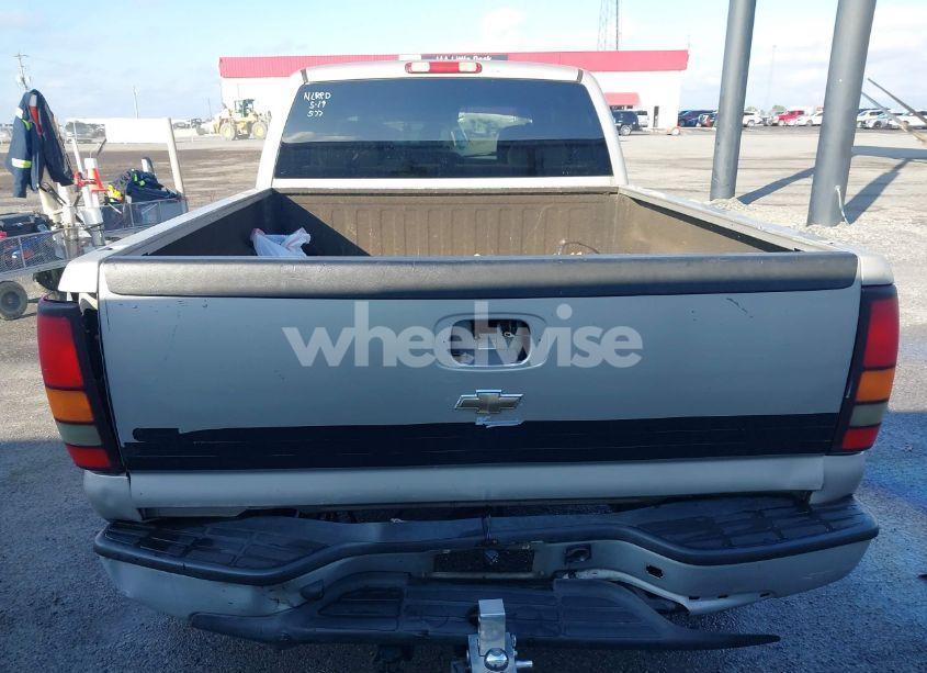 Photo 20 of 2000 Chevrolet Silverado 1500 LS (VIN 1GCEC14V8YZ369429)