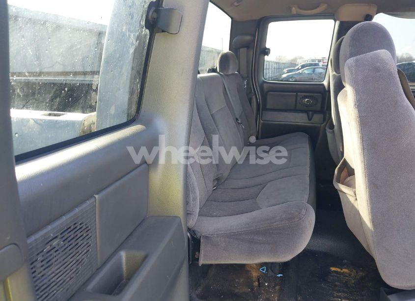 Photo 8 of 2000 Chevrolet Silverado 1500 LS (VIN 1GCEC14V8YZ369429)