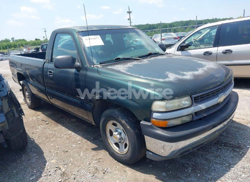 2001 Chevrolet Silverado 1500 (VIN 1GCEC14V91E184724) main photo