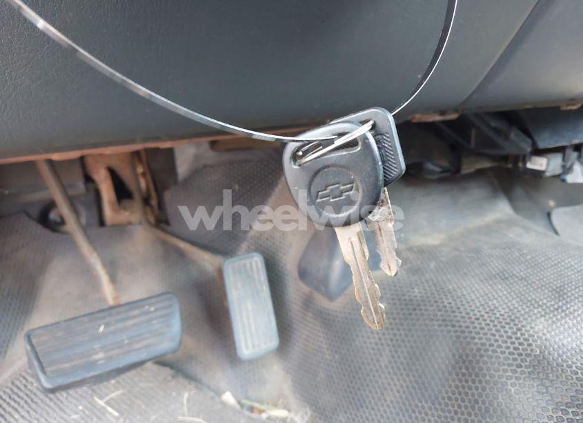 Photo 11 of 2001 Chevrolet Silverado 1500 (VIN 1GCEC14V91E184724)