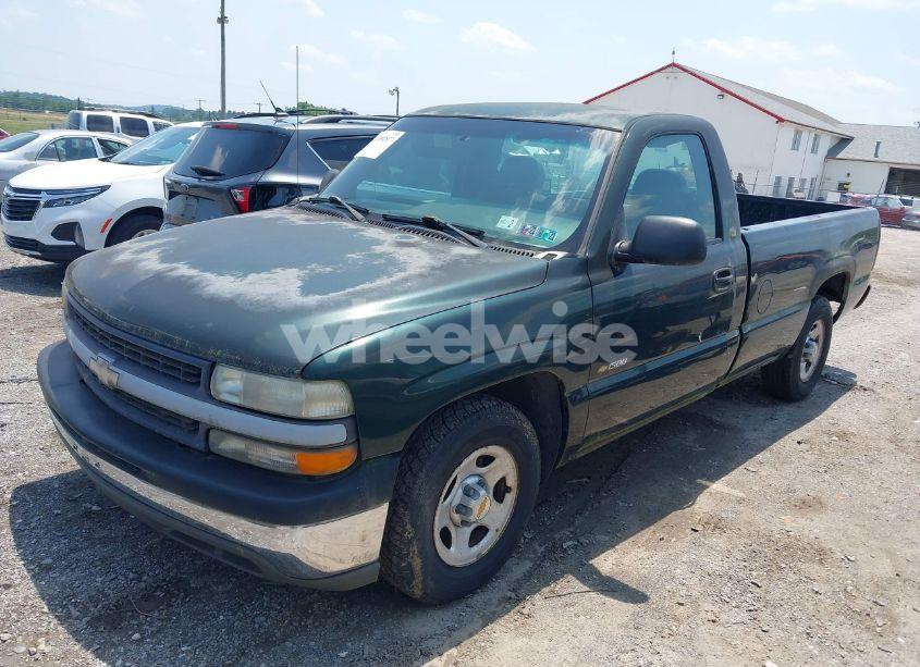 Photo 2 of 2001 Chevrolet Silverado 1500 (VIN 1GCEC14V91E184724)