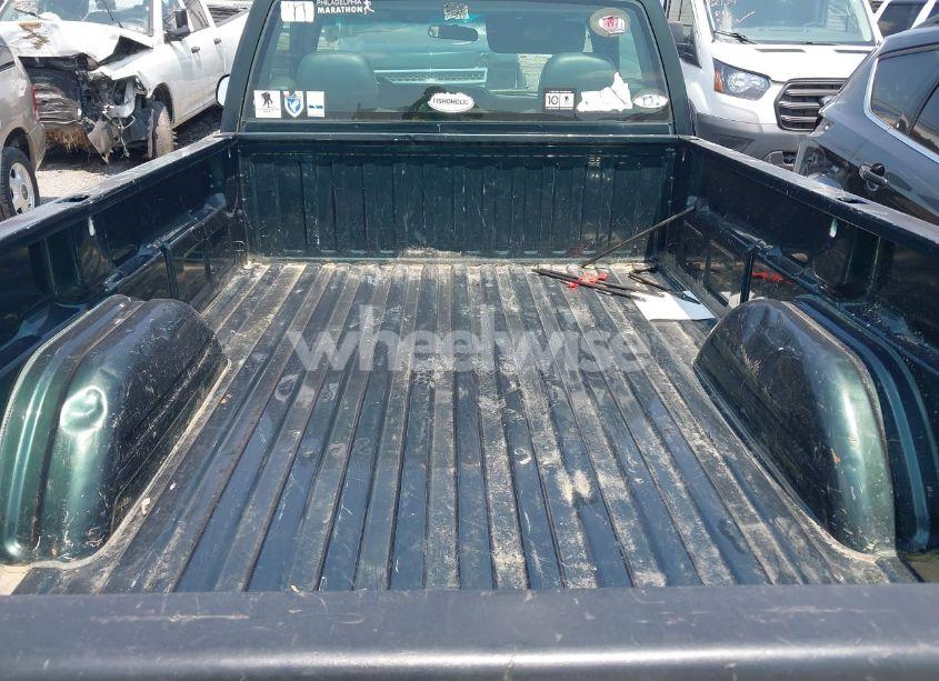 Photo 8 of 2001 Chevrolet Silverado 1500 (VIN 1GCEC14V91E184724)