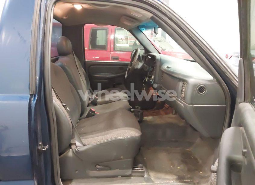 Photo 5 of 2002 Chevrolet Silverado 1500 (VIN 1GCEC14V92Z213410)