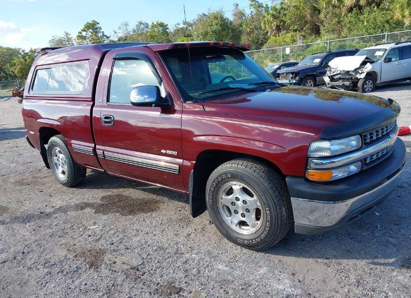 1999 Chevrolet Silverado 1500 LS (VIN 1GCEC14V9XZ174616) main photo