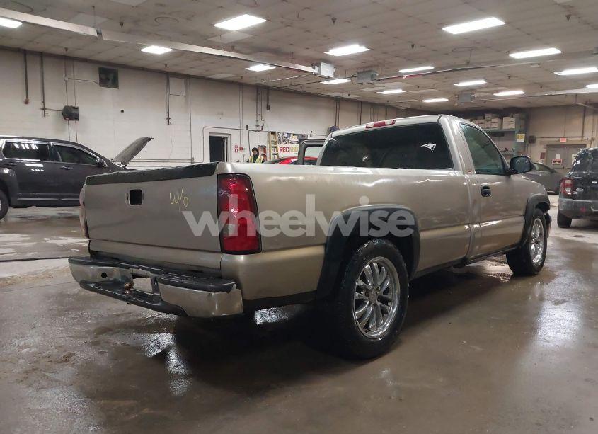 Photo 4 of 2000 Chevrolet Silverado 1500 (VIN 1GCEC14V9YE408018)