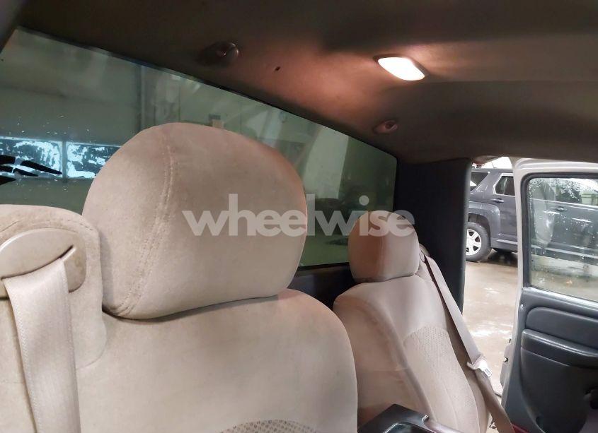 Photo 8 of 2000 Chevrolet Silverado 1500 (VIN 1GCEC14V9YE408018)