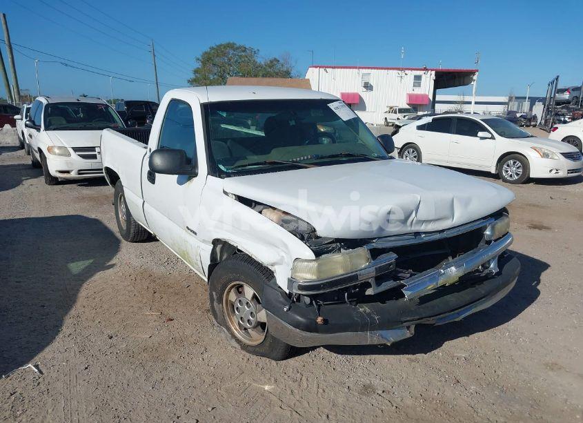 2002 Chevrolet Silverado 1500 (VIN 1GCEC14VX2Z235786) main photo