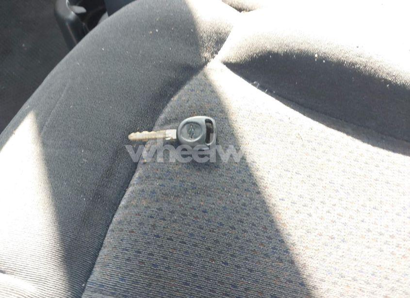 Photo 11 of 2002 Chevrolet Silverado 1500 (VIN 1GCEC14VX2Z235786)