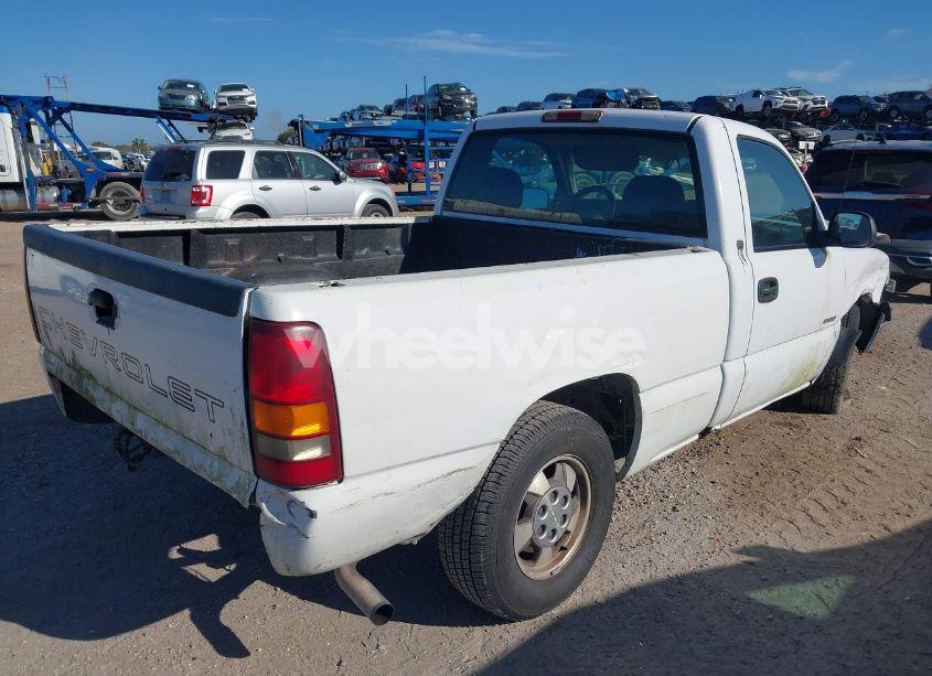 Photo 15 of 2002 Chevrolet Silverado 1500 (VIN 1GCEC14VX2Z235786)