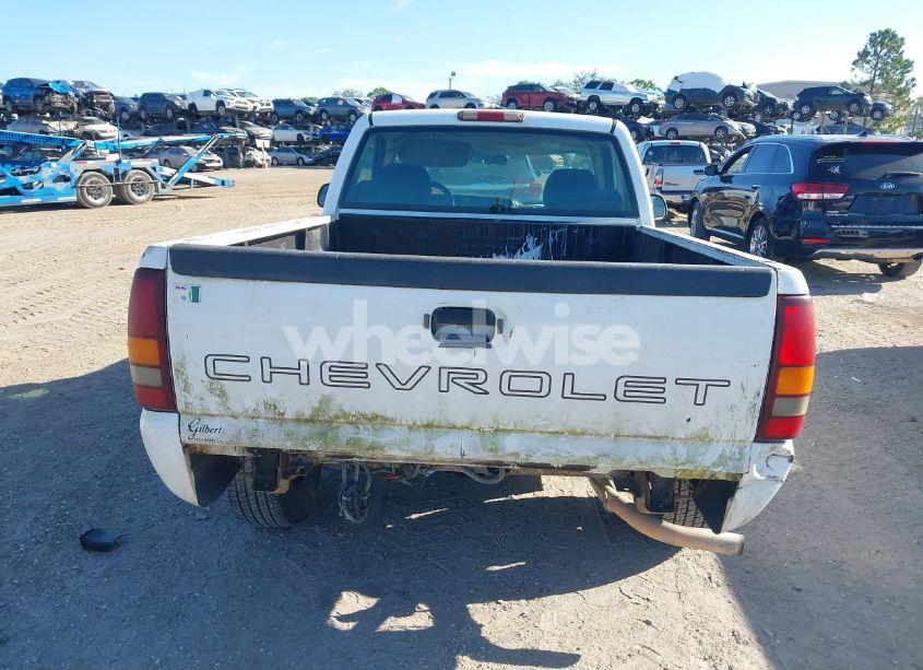 Photo 16 of 2002 Chevrolet Silverado 1500 (VIN 1GCEC14VX2Z235786)