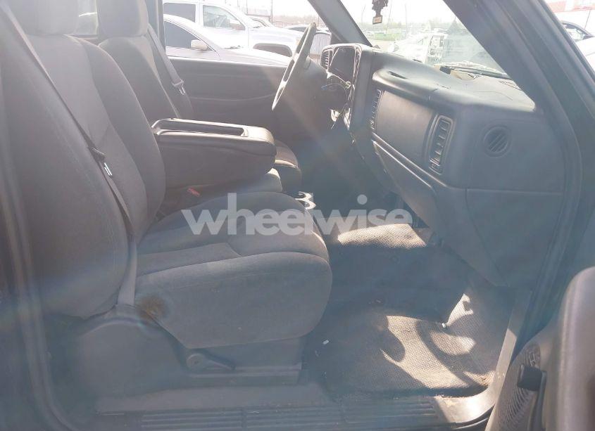 Photo 5 of 2003 Chevrolet Silverado 1500 (VIN 1GCEC14VX3Z302789)