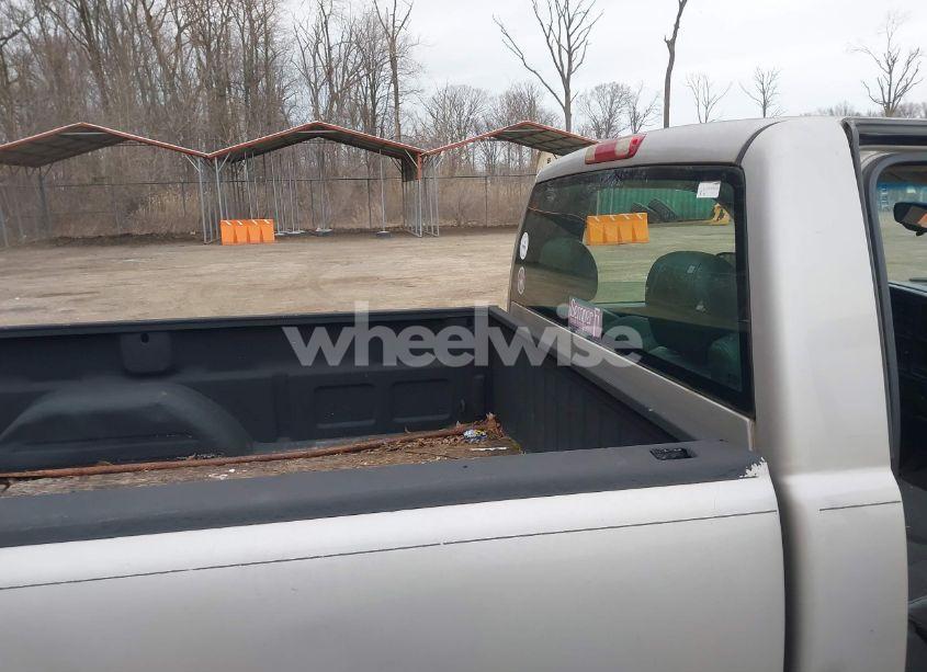 Photo 8 of 2005 Chevrolet Silverado 1500 WORK TRUCK (VIN 1GCEC14VX5Z165940)