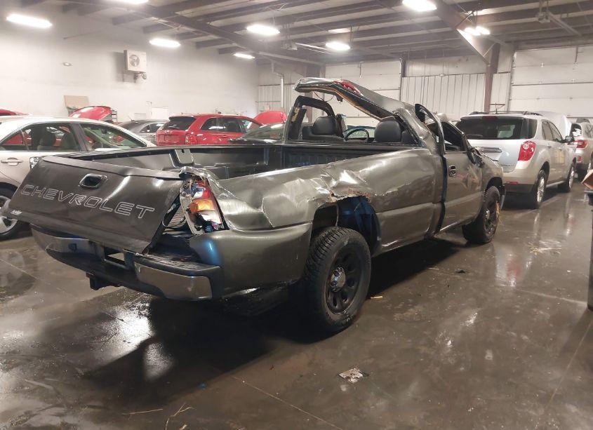 Photo 4 of 2000 Chevrolet Silverado 1500 (VIN 1GCEC14VXYE189781)