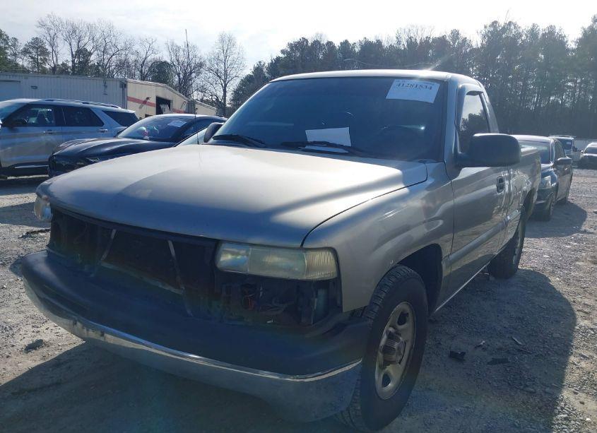 Photo 2 of 2000 Chevrolet Silverado 1500 (VIN 1GCEC14VXYZ355645)