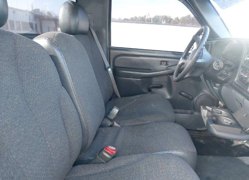 Photo 5 of 2000 Chevrolet Silverado 1500 (VIN 1GCEC14VXYZ355645)