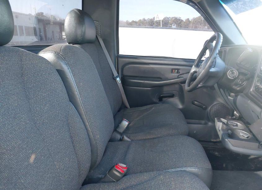 Photo 8 of 2000 Chevrolet Silverado 1500 (VIN 1GCEC14VXYZ355645)