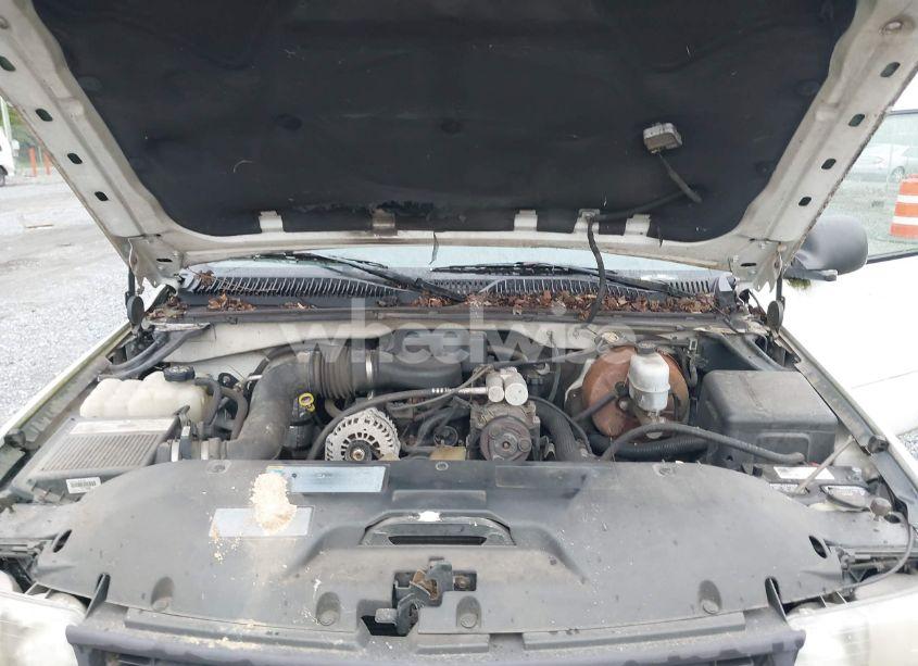 Photo 10 of 2002 Chevrolet Silverado 1500 (VIN 1GCEC14W02Z173601)