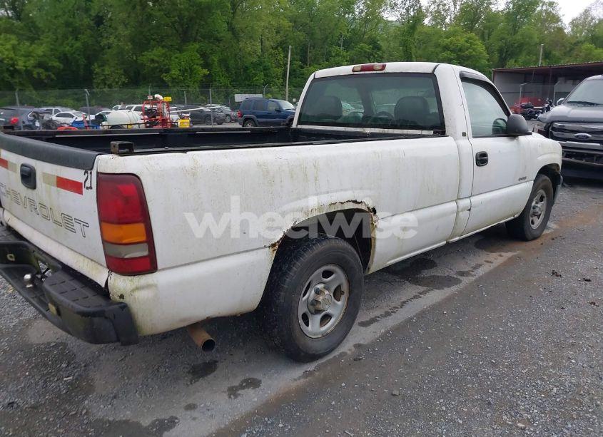 Photo 4 of 2002 Chevrolet Silverado 1500 (VIN 1GCEC14W02Z173601)
