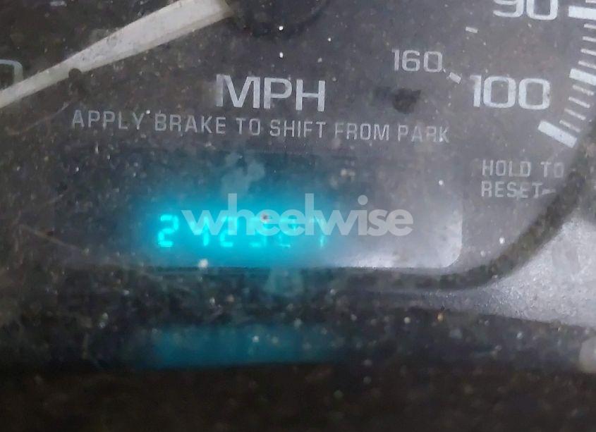 Photo 7 of 2002 Chevrolet Silverado 1500 (VIN 1GCEC14W02Z173601)