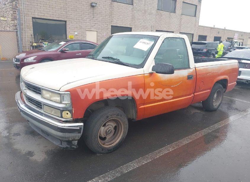 Photo 2 of 1996 Chevrolet Gmt-400 C1500 (VIN 1GCEC14W0TZ218067)