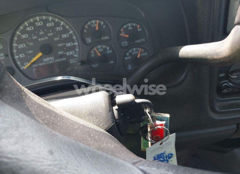 Photo 11 of 2000 Chevrolet Silverado 1500 (VIN 1GCEC14W0YZ154863)