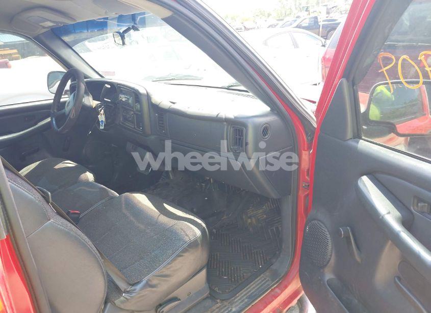 Photo 5 of 2000 Chevrolet Silverado 1500 (VIN 1GCEC14W0YZ154863)