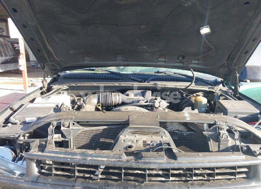 Photo 10 of 2002 Chevrolet Silverado 1500 (VIN 1GCEC14W12Z159349)