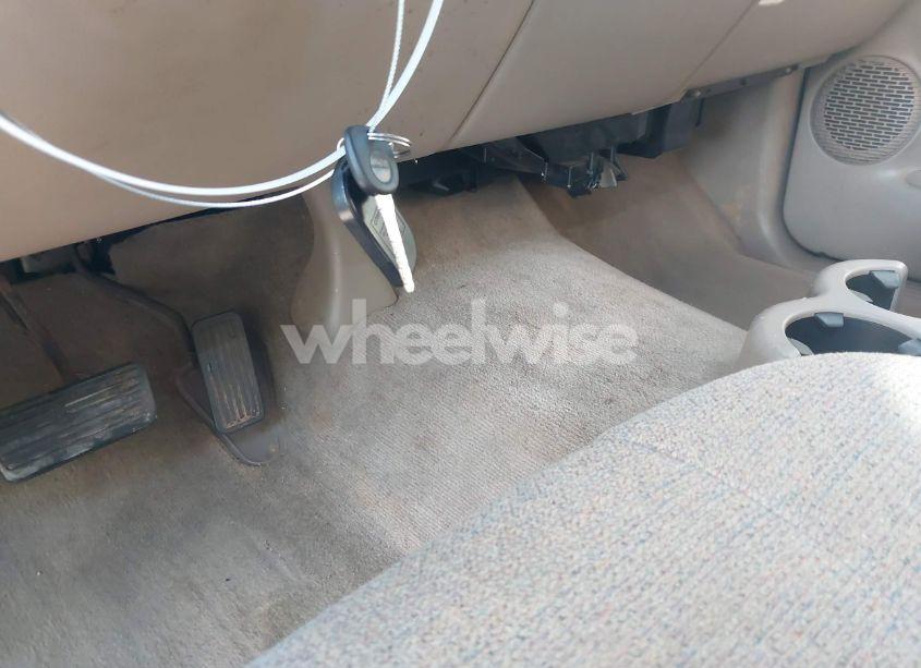 Photo 11 of 2002 Chevrolet Silverado 1500 (VIN 1GCEC14W12Z159349)