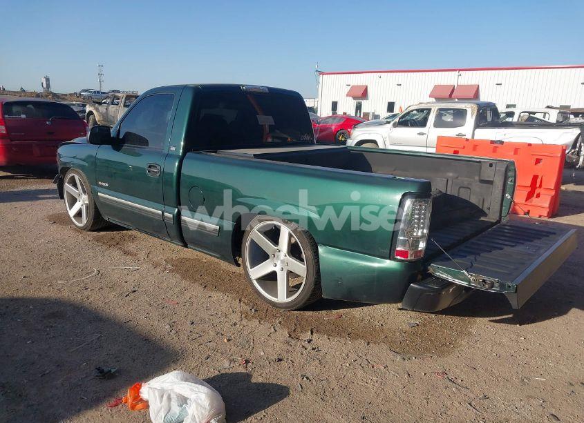 Photo 3 of 2002 Chevrolet Silverado 1500 (VIN 1GCEC14W12Z159349)