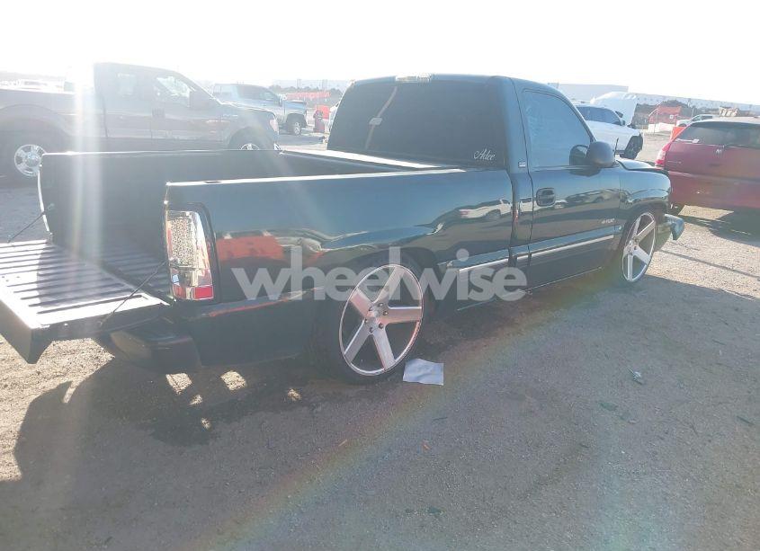 Photo 4 of 2002 Chevrolet Silverado 1500 (VIN 1GCEC14W12Z159349)