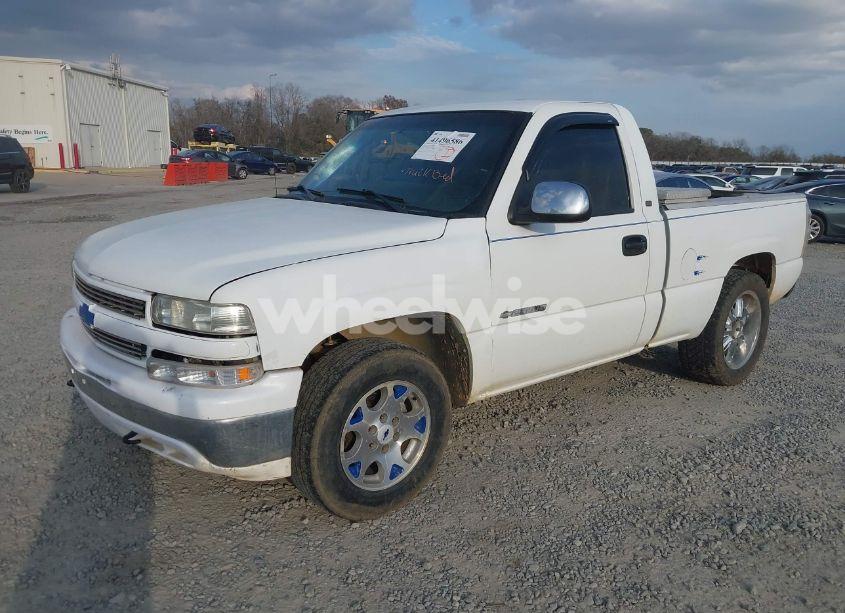 Photo 2 of 1999 Chevrolet Silverado 1500 (VIN 1GCEC14W1XZ129128)