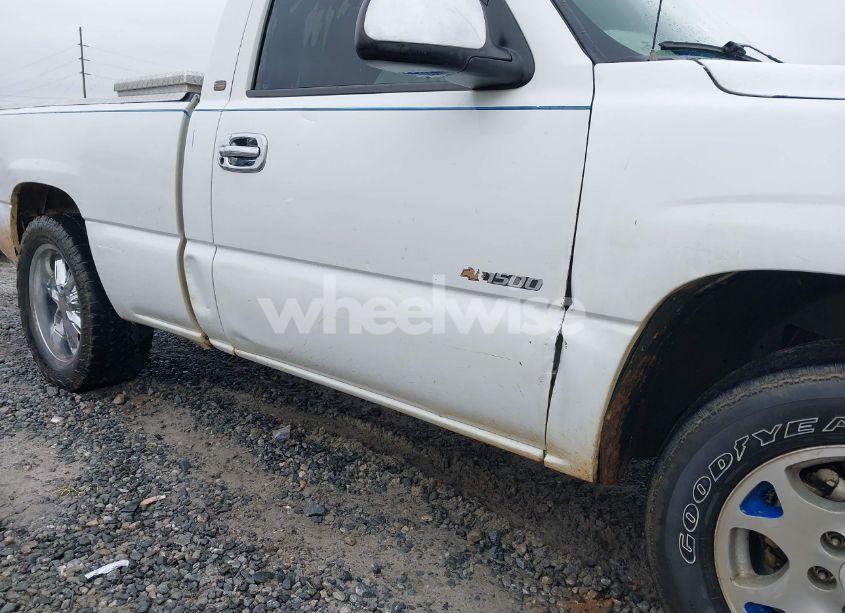 Photo 6 of 1999 Chevrolet Silverado 1500 (VIN 1GCEC14W1XZ129128)