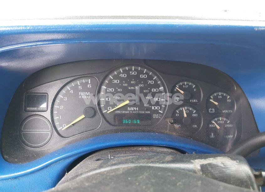 Photo 7 of 1999 Chevrolet Silverado 1500 (VIN 1GCEC14W1XZ129128)